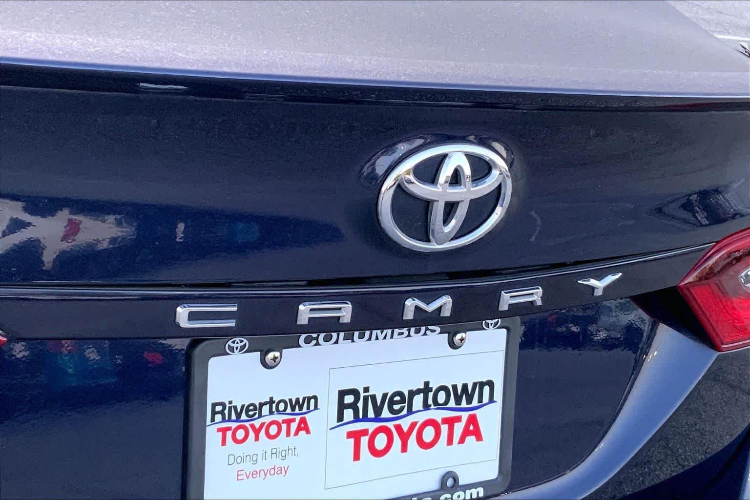 Used 2022 BLUE Toyota SE image 30