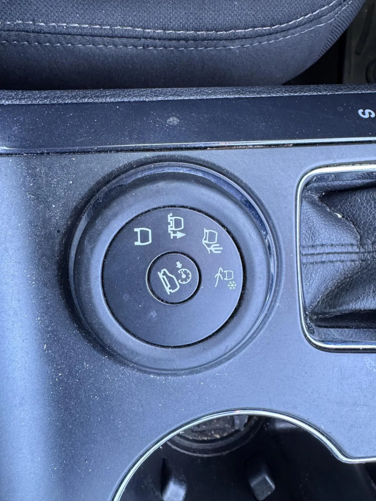 Used 2018 Magnetic Ford XLT image 16