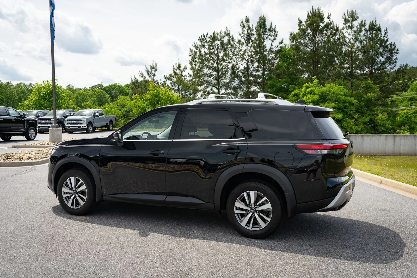 Used 2024 Black Nissan SL image 7