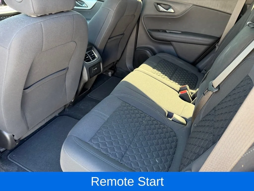 Used 2021 SILVER ICE METALLIC Chevrolet LT image 19