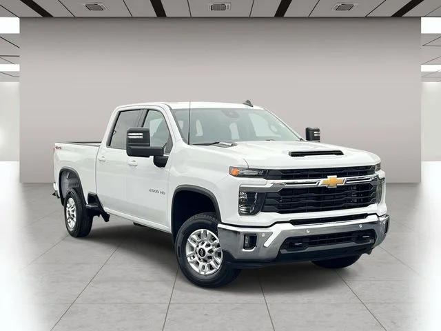 Used 2025 White Chevrolet LT image 1