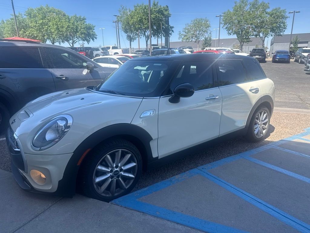 Used 2019 White MINI Classic image 1