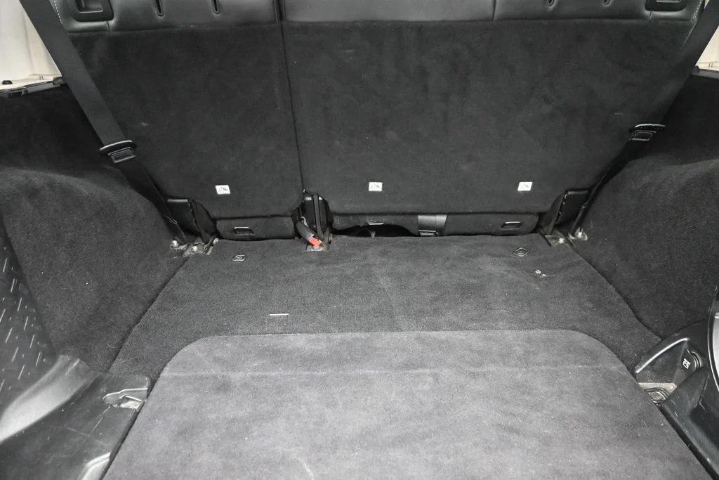 Used 2014 Gray Jeep Unlimited Sahara image 11