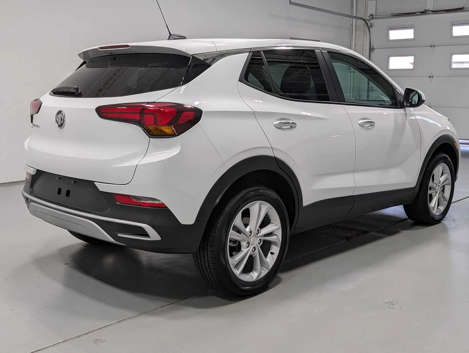 Used 2023 Summit White Buick Preferred image 8