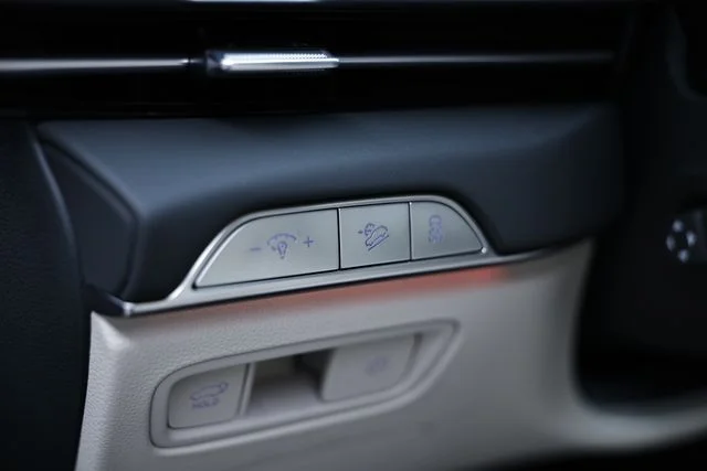 Used 2025 Savile Silver Genesis 2.5T image 19