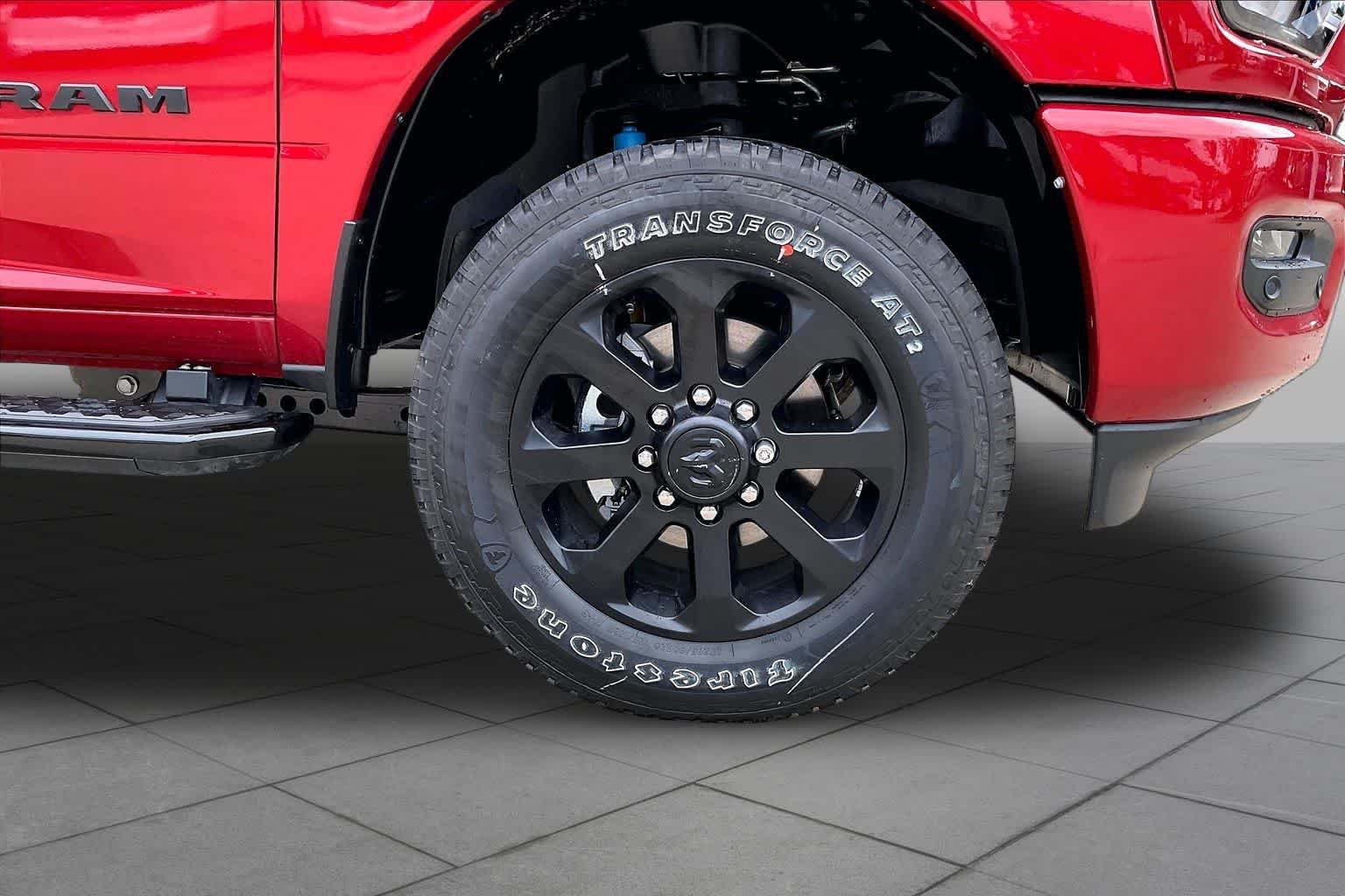 New 2026 Molten Red Pearl-Coat Exterior Paint RAM Big Horn image 11