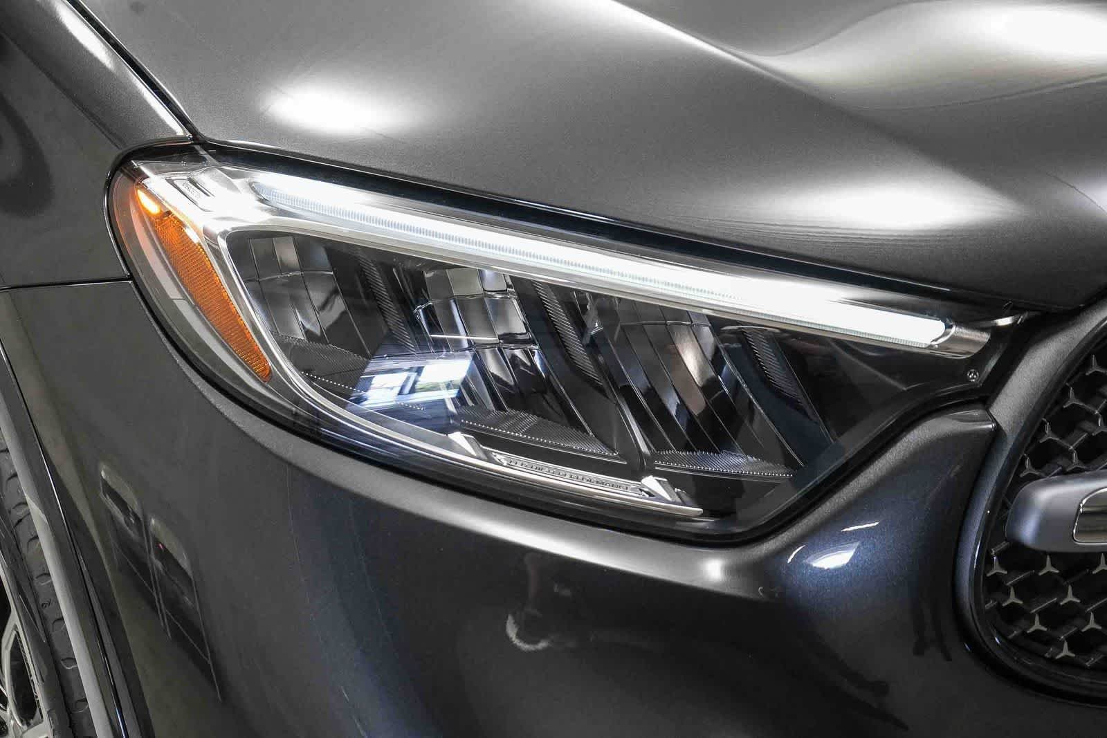 New 2026 Graphite Grey Metallic Mercedes-Benz GLC 300 image 4