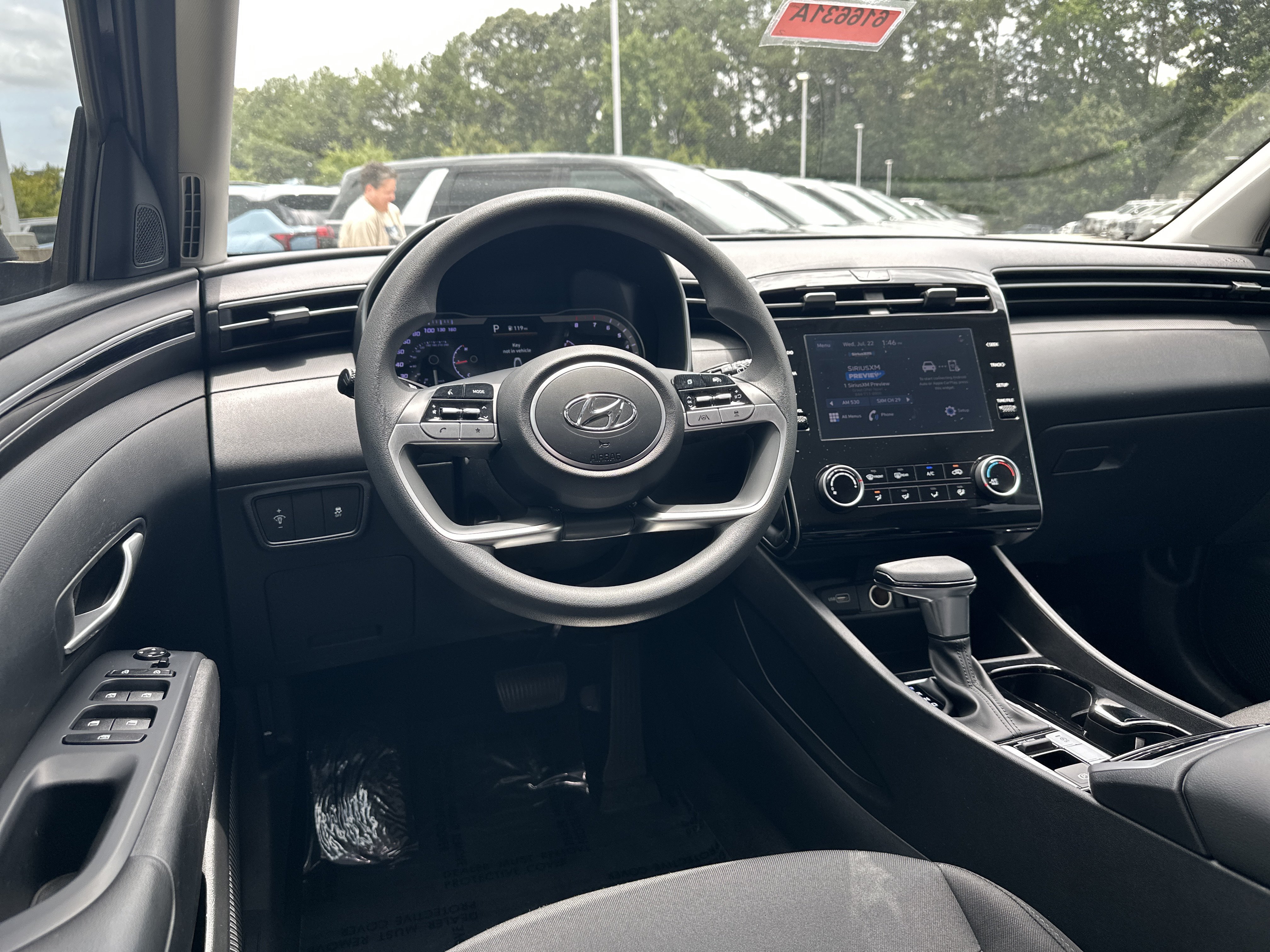 Used 2022 Phantom Black Hyundai SEL image 27