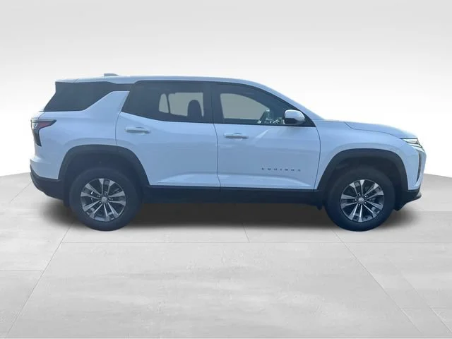 2027 Chevrolet Equinox LT - Photo 7