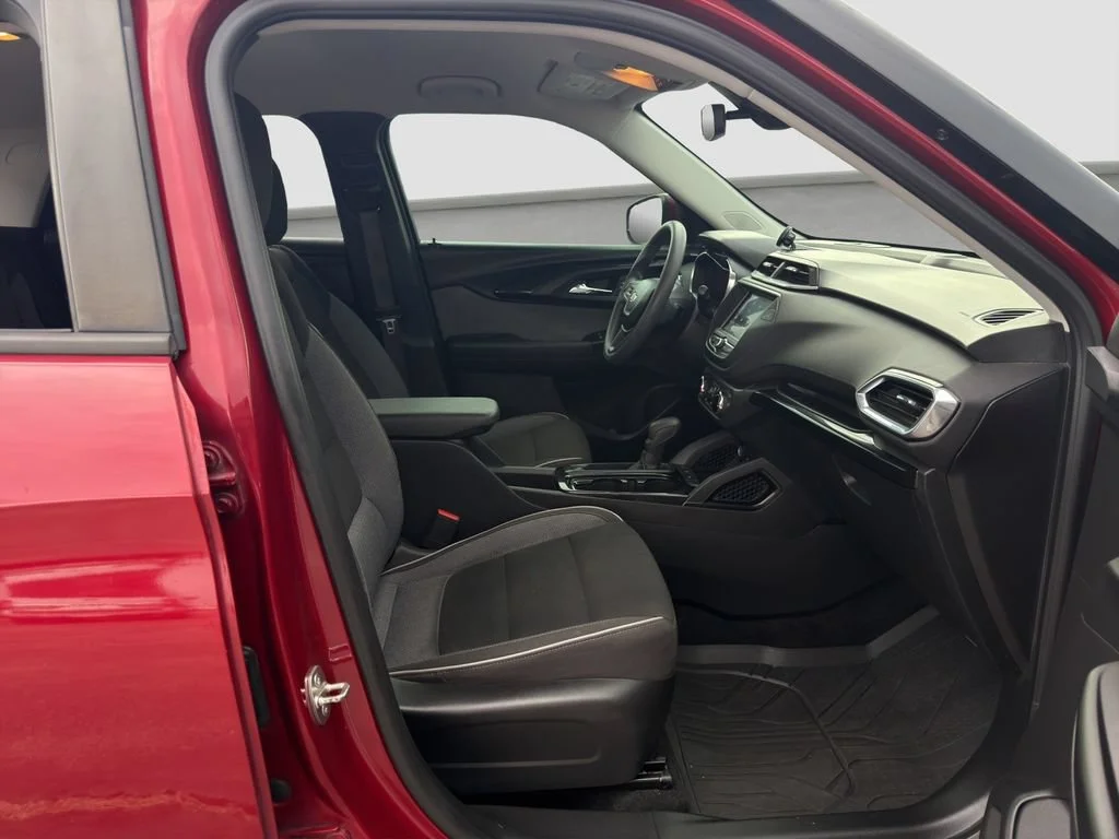 Used 2021 SCARLET RED METALLIC Chevrolet LT image 18