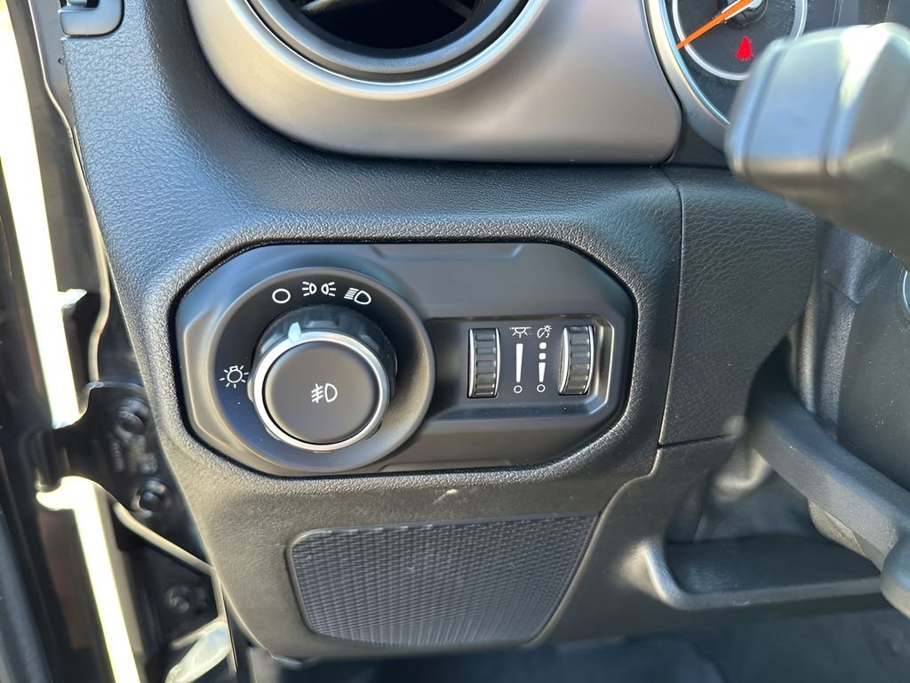 Used 2021 Black Jeep Unlimited Sport image 31