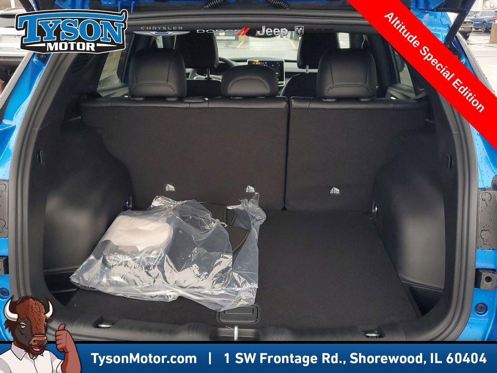 New 2026 Hydro Blue Pearlcoat Jeep Latitude image 6