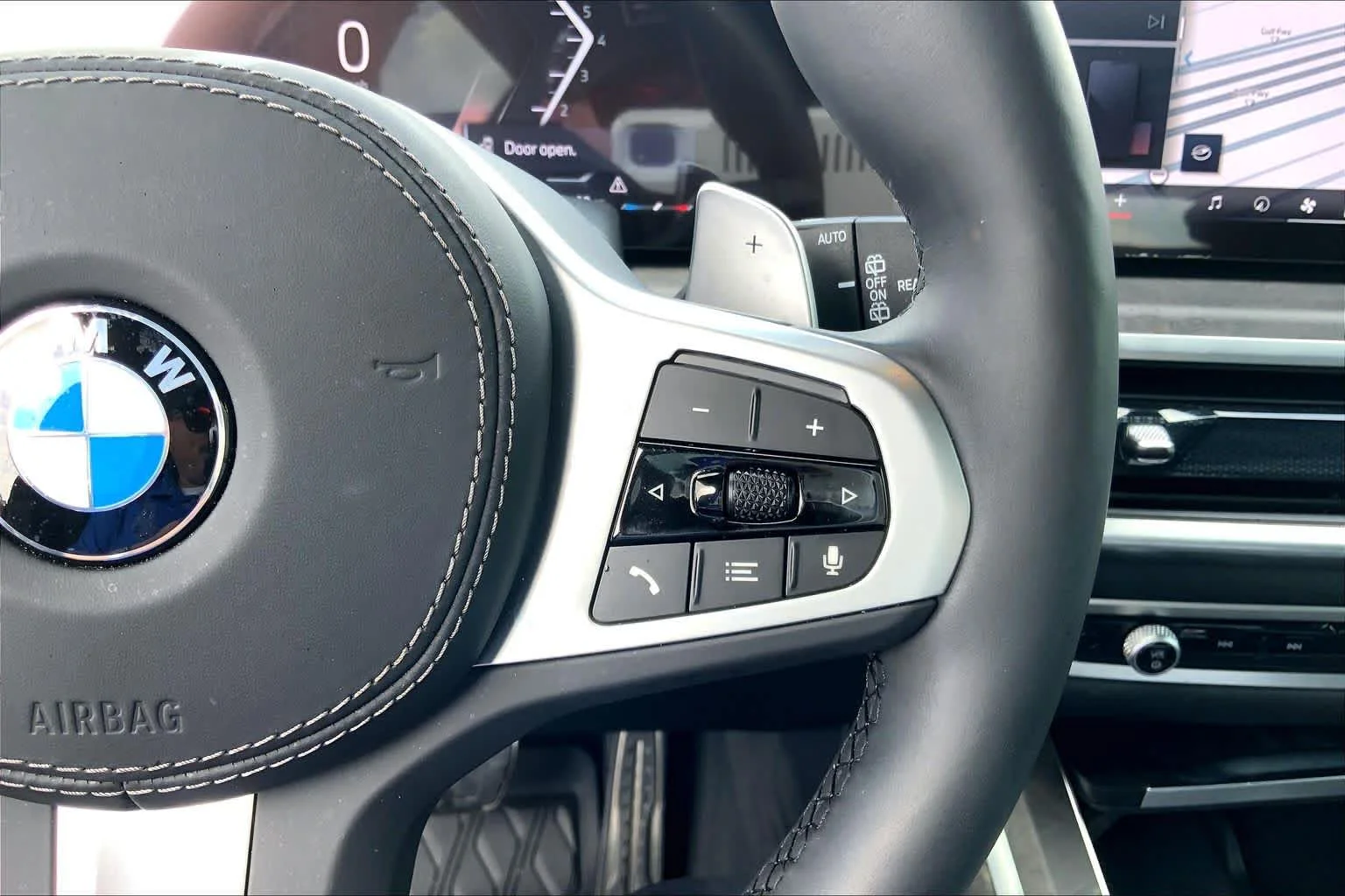 Used 2026 Skyscraper Grey Metallic BMW xDrive40i image 36