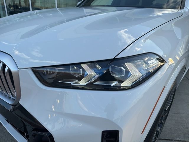 Used 2026 White BMW sDrive40i image 8