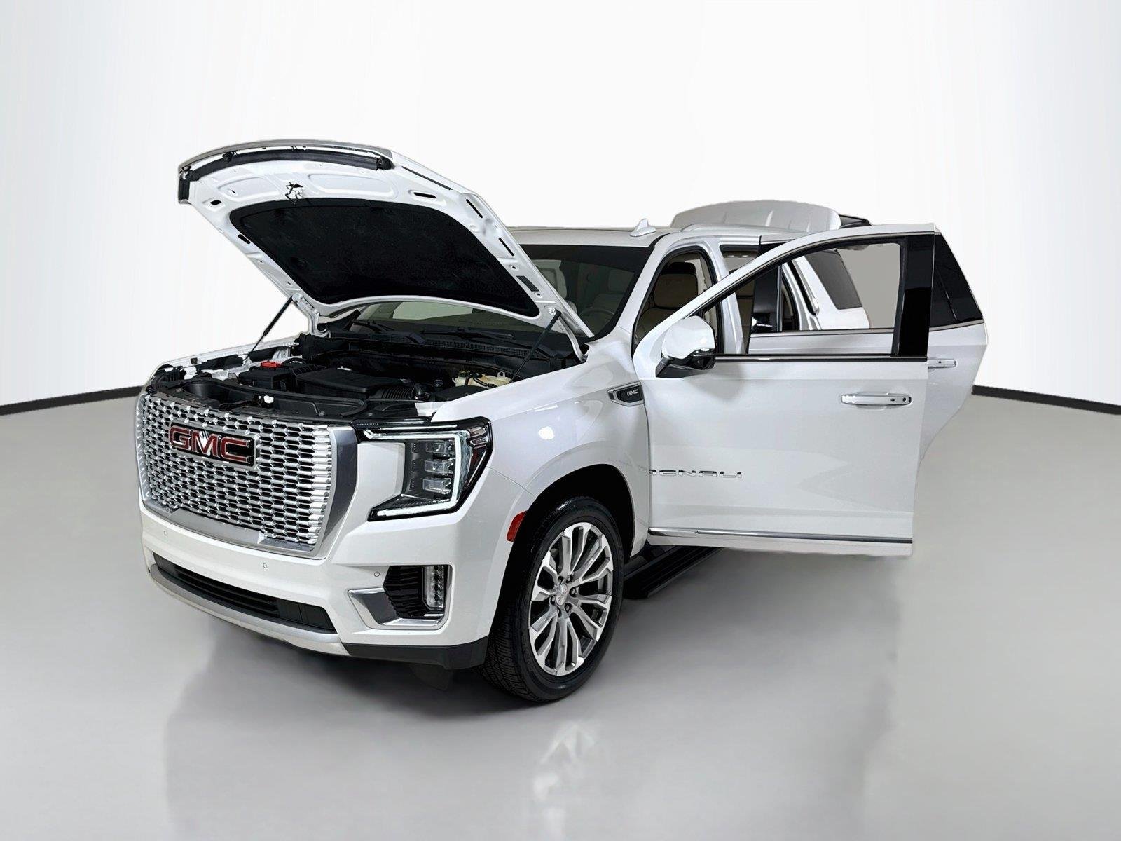 Used 2022 White Frost Tricoat GMC Denali | 22