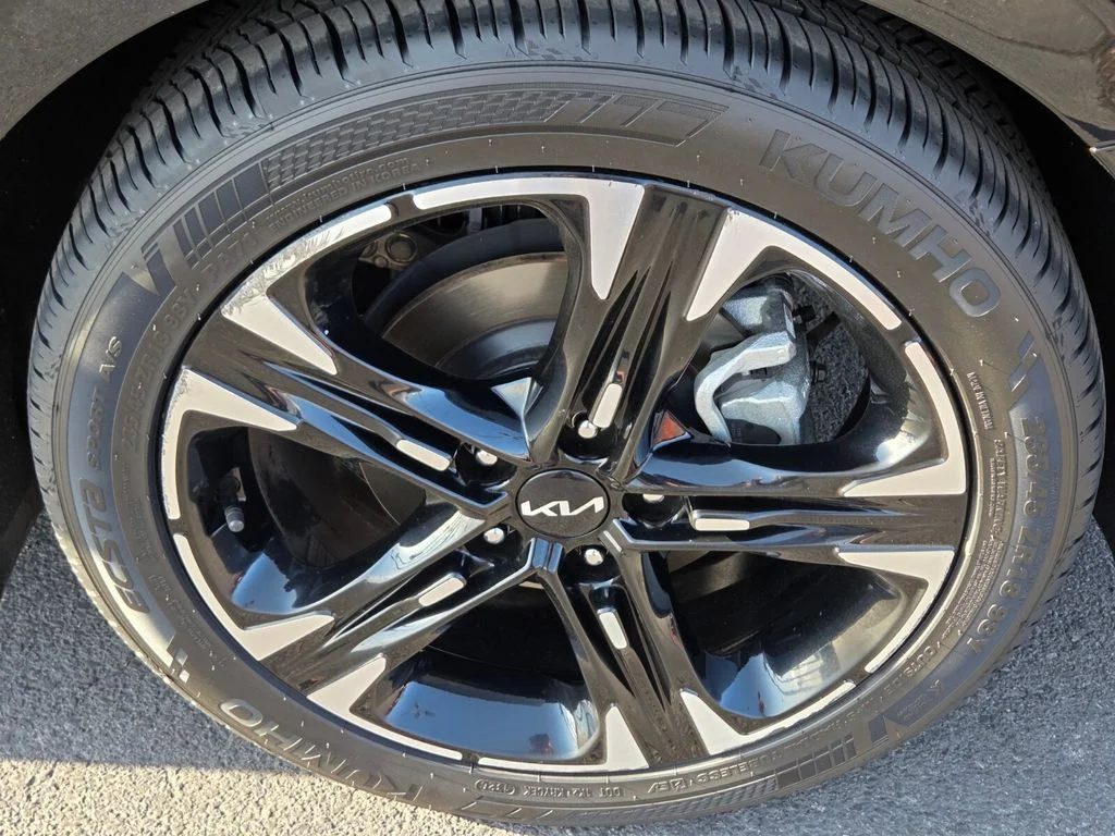 Used 2024 Black Kia GT-Line image 11