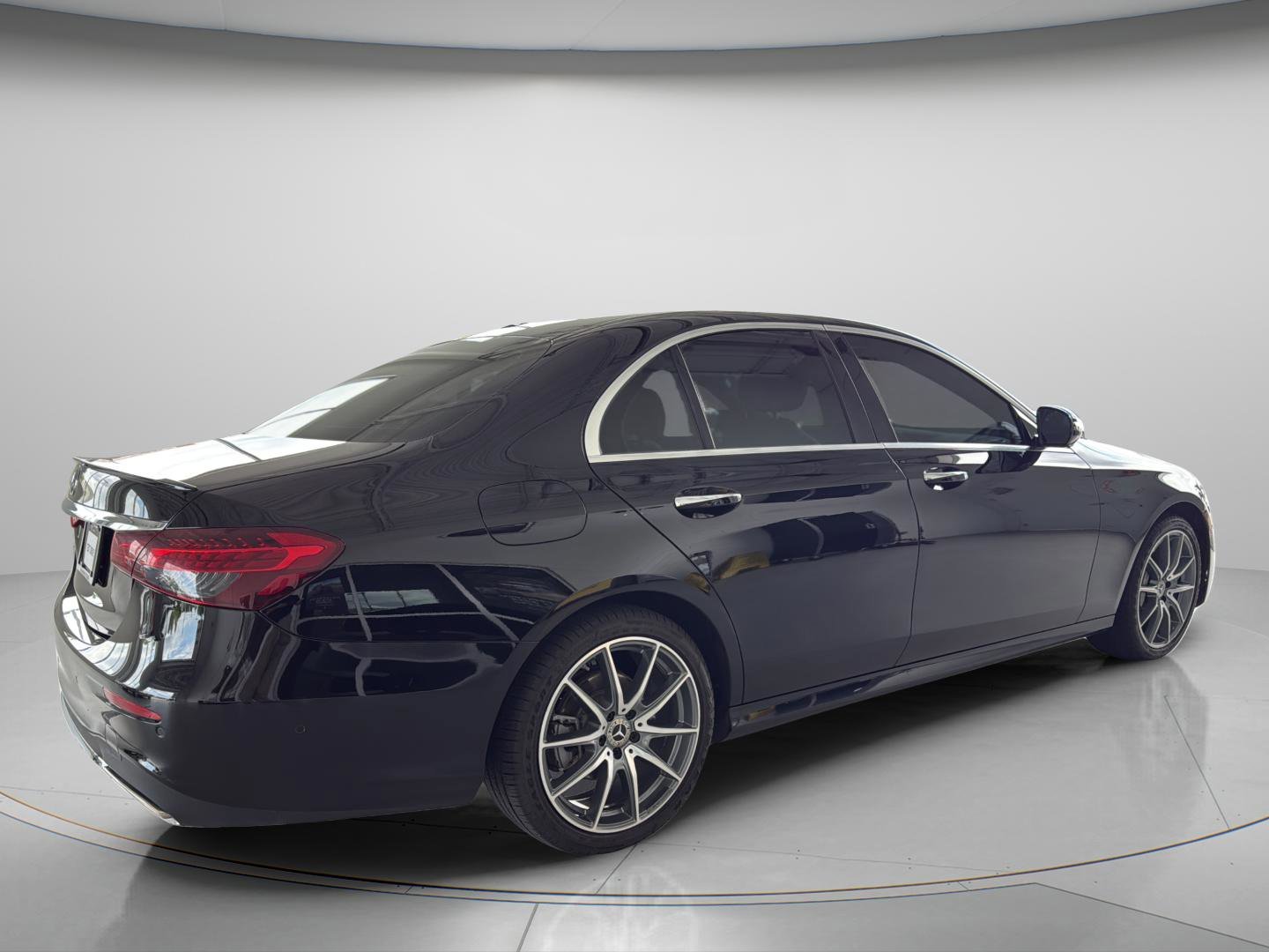 Used 2021 Black Mercedes-Benz E 350 image 5
