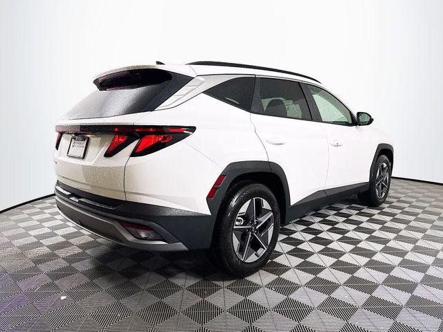 New 2026 White Hyundai SEL FWD image 7
