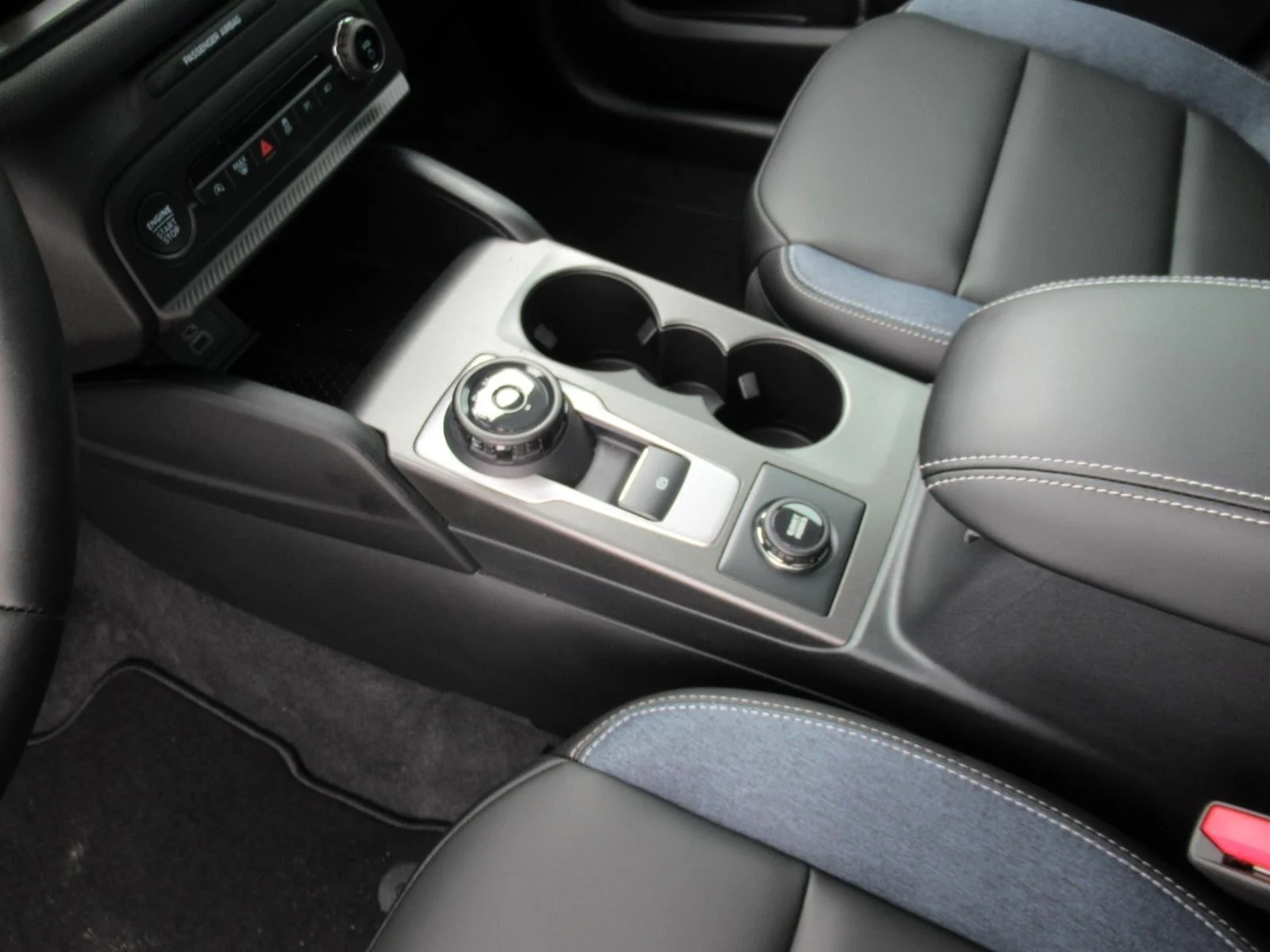 New 2026 Azure Gray Metallic Tri-Coat Ford Outer Banks® image 18