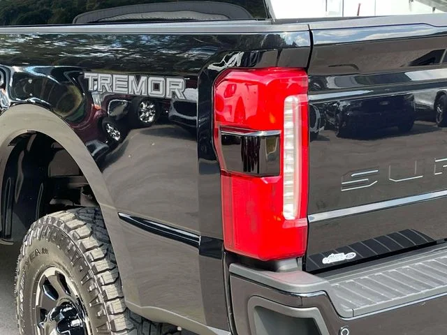 New 2027 Agate Black Metallic Ford F-250® XLT image 10