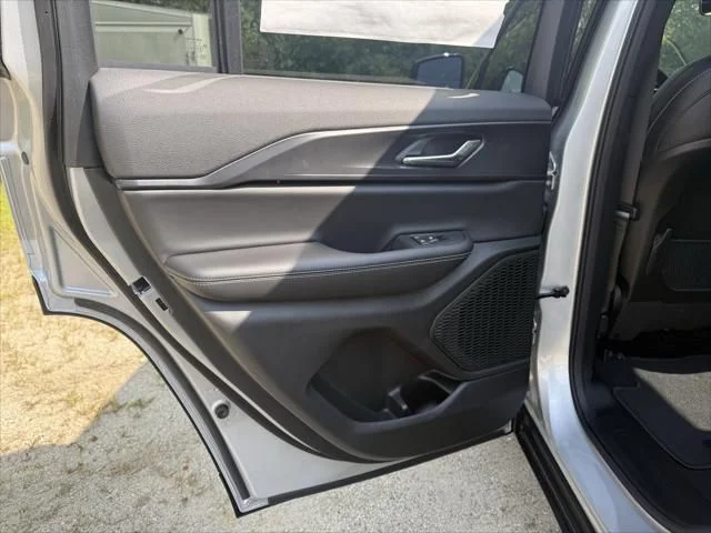 2025 Jeep Grand Cherokee Altitude - Photo 16