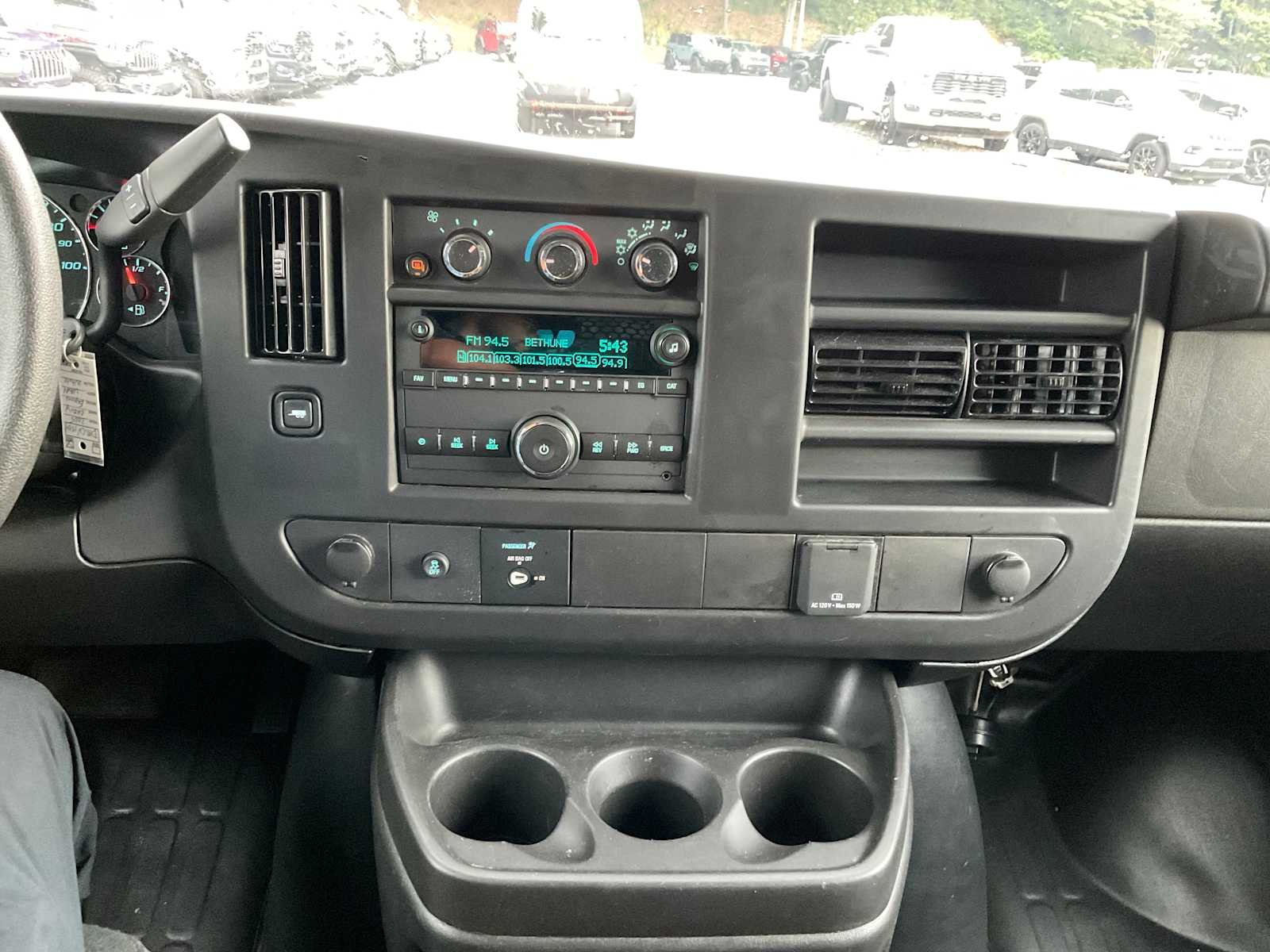 Used 2025 Summit White Chevrolet  image 19