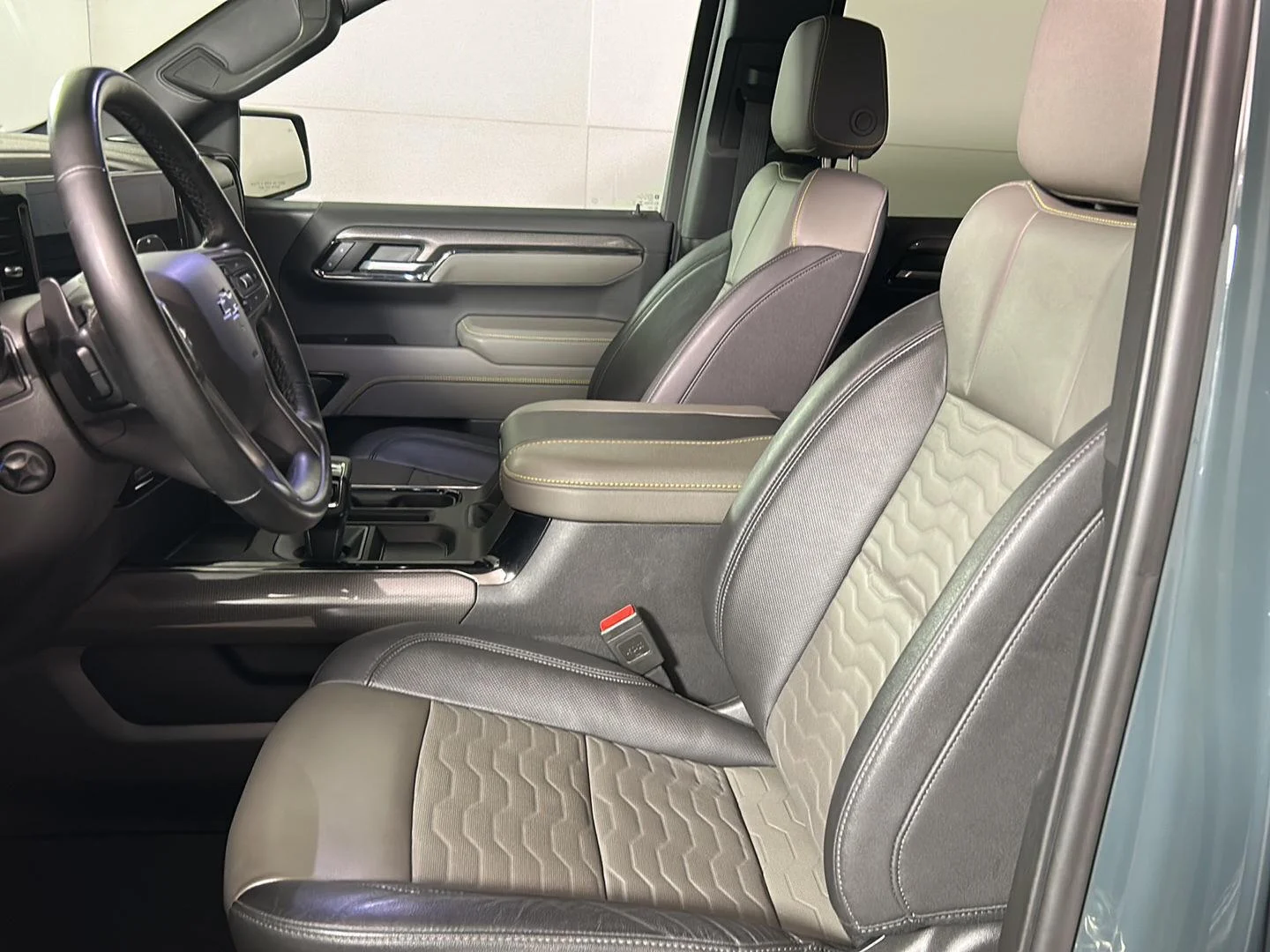 Used 2025 Cypress Gray Chevrolet ZR2 image 14