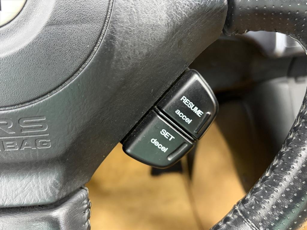 Used 2003 Grand Prix White Honda Base image 14