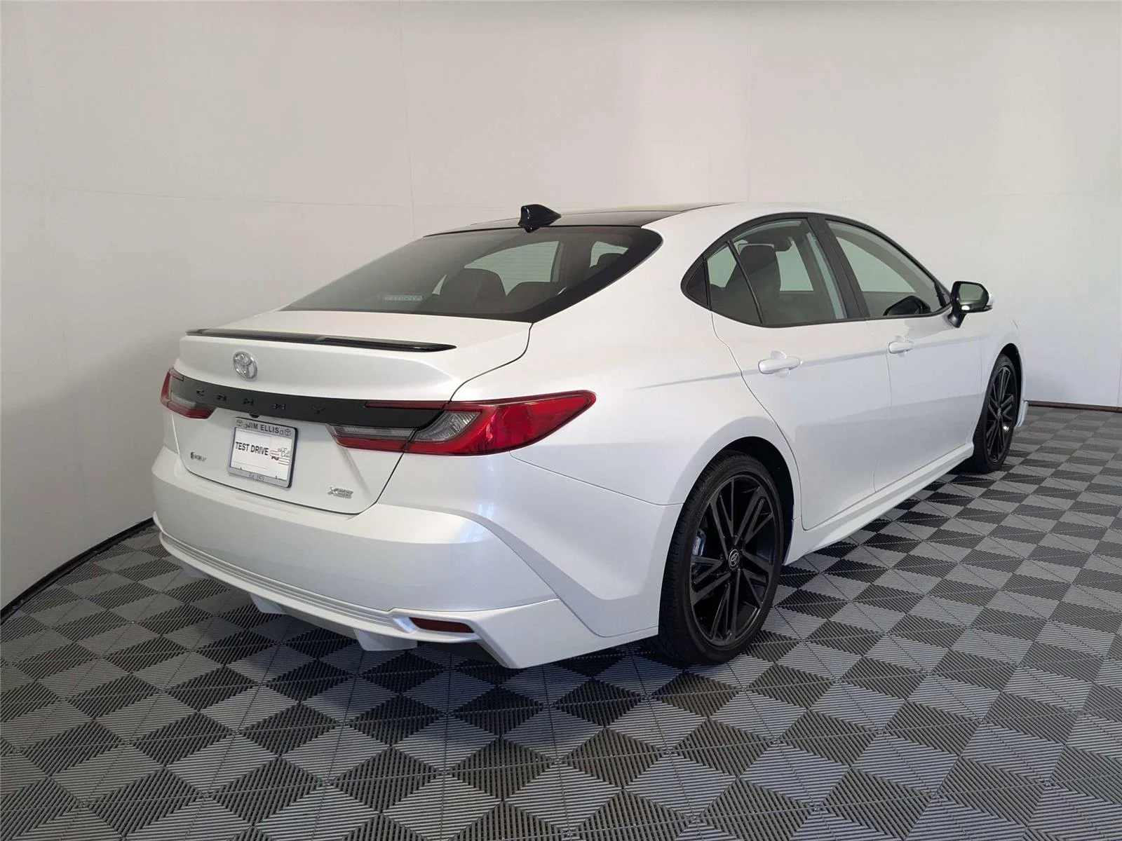 2025 Toyota Camry XSE - Photo 6