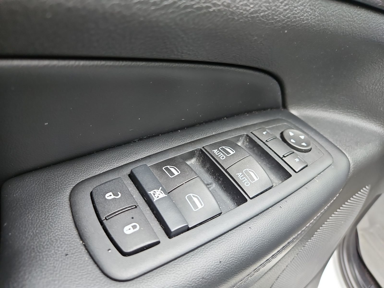 Used 2015 White Jeep Laredo image 22