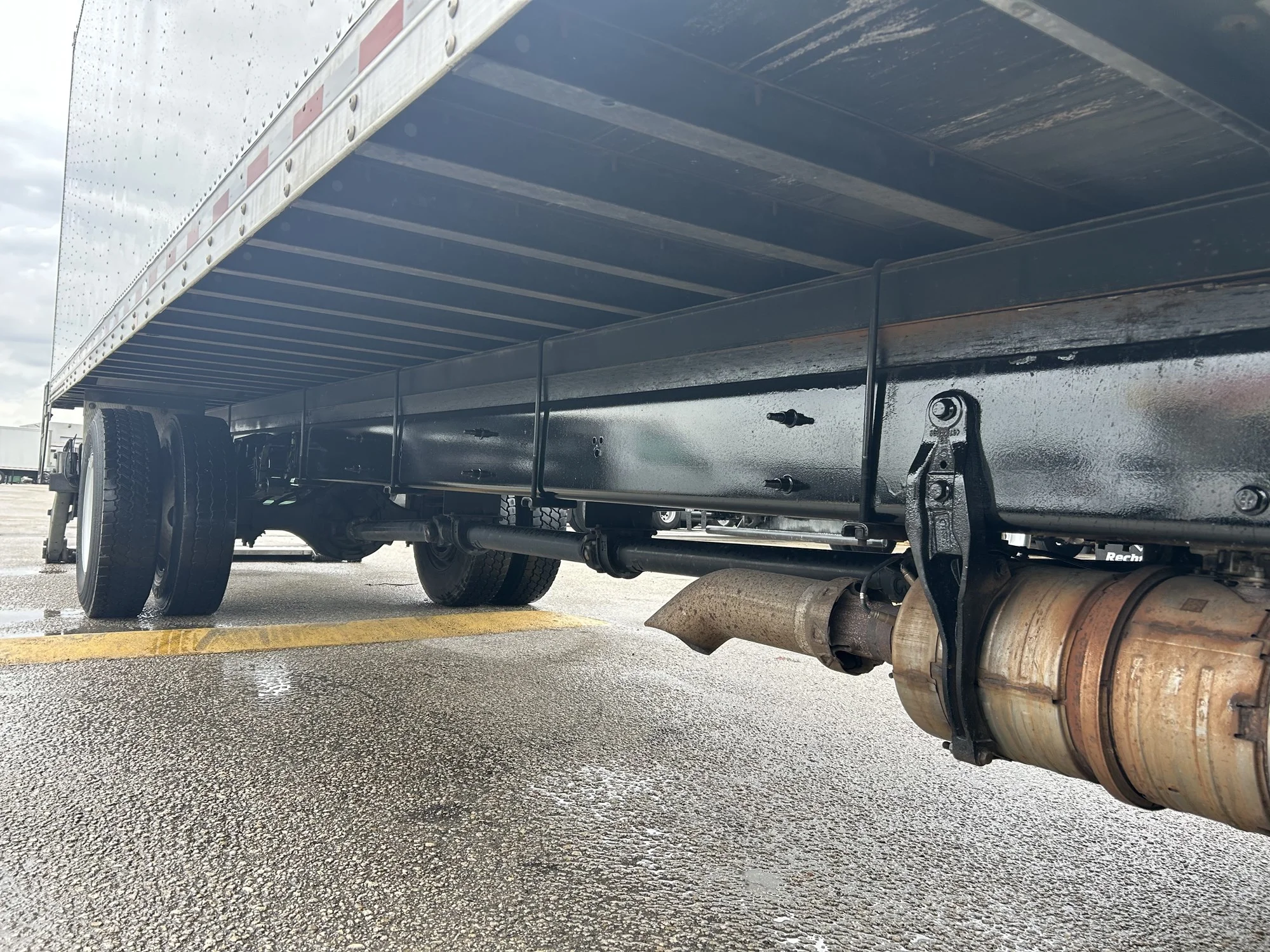 Used 2019  INTERNATIONAL Box Truck image 7