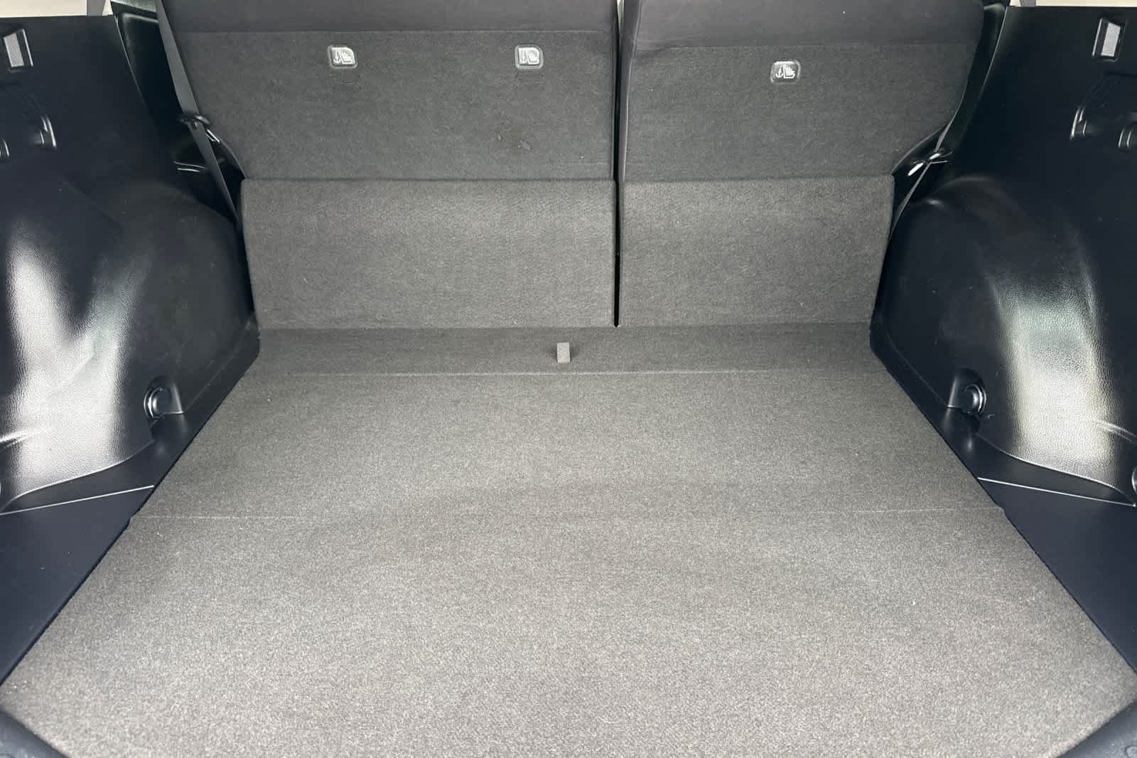 Used 2016 Super White Toyota XLE image 15