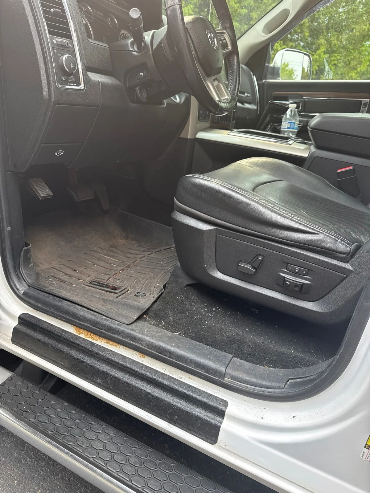 Used 2014 Bright White Clearcoat Ram Laramie image 14