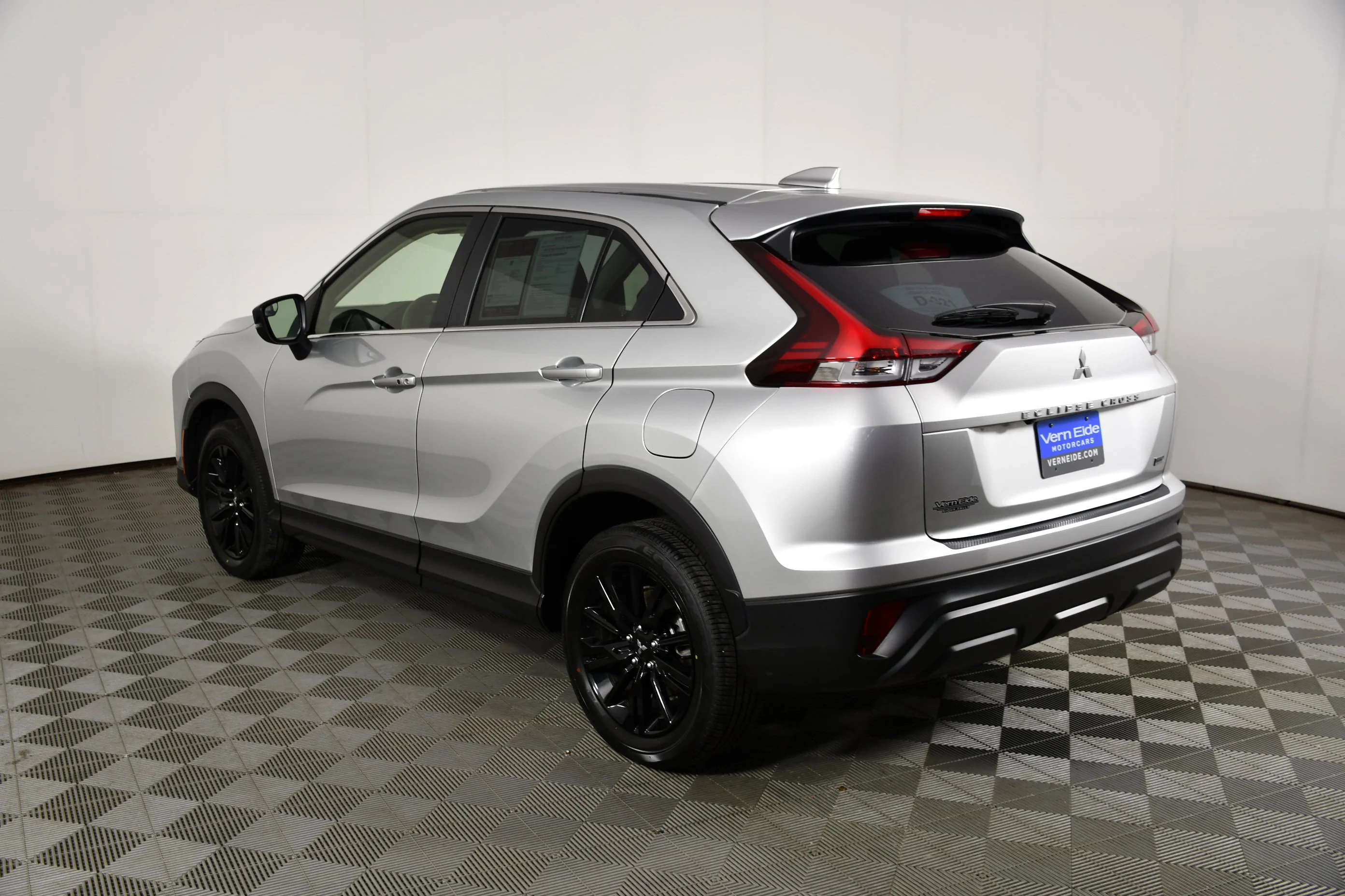 Certified Used 2024 Alloy Silver Metallic Mitsubishi LE image 8