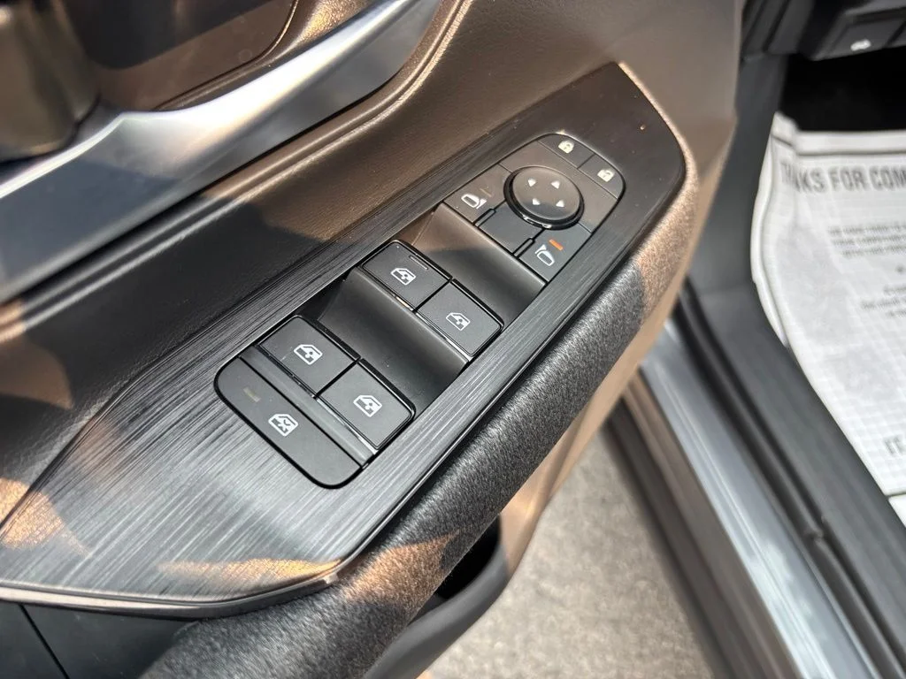 Used 2025 Gray Nissan SV image 19