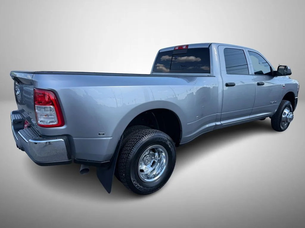 Used 2022 Silver Ram Tradesman image 3