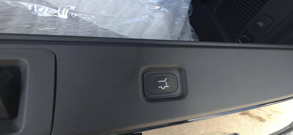 New 2026 Agate Black Metallic Ford Tremor® image 11