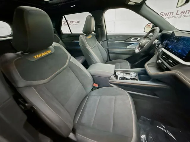New 2026 Carbonized Gray Metallic Ford Tremor® image 31