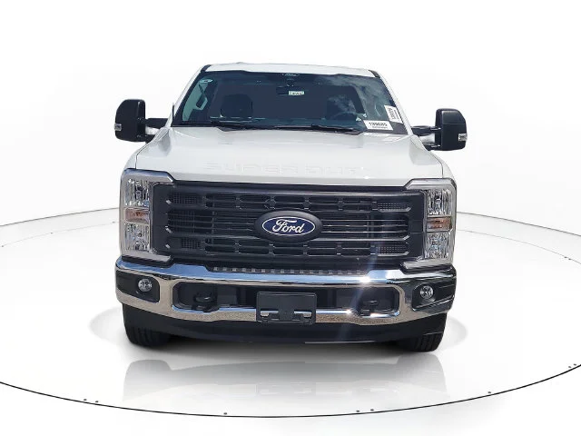 New 2027 Oxford White Ford XL image 2