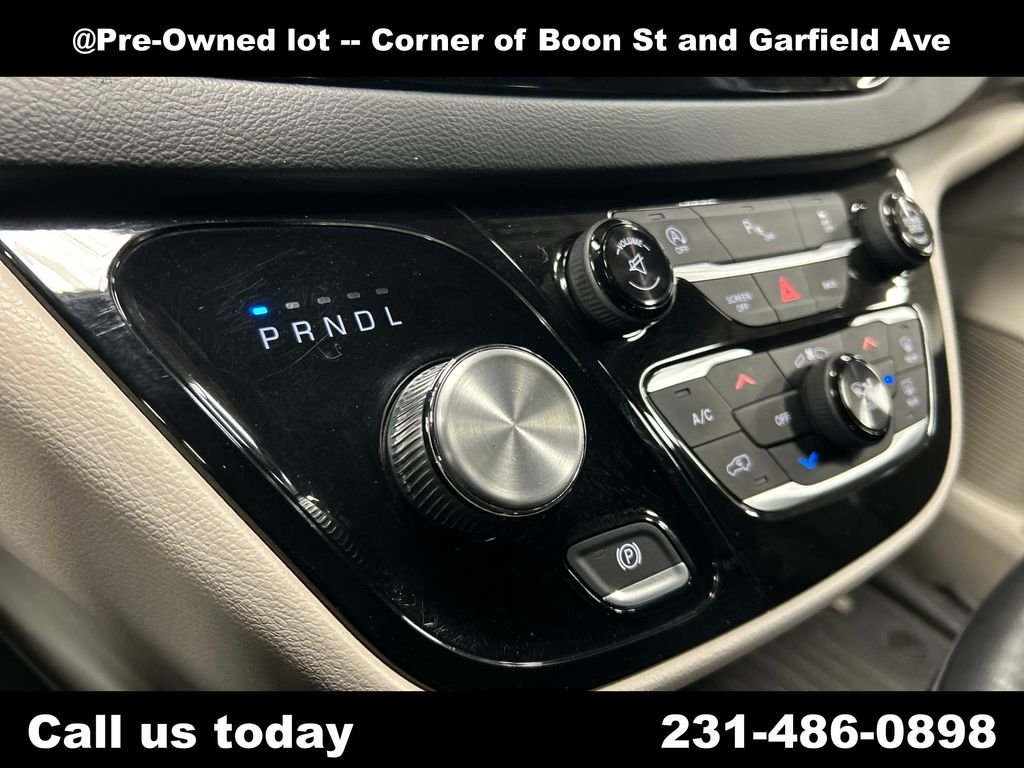Used 2017 Silver Chrysler Touring L Plus image 26