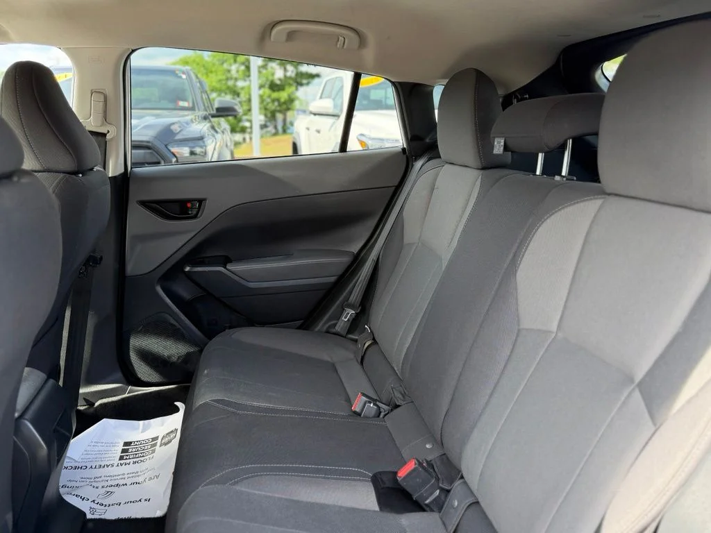 Used 2024 White Subaru Base image 6