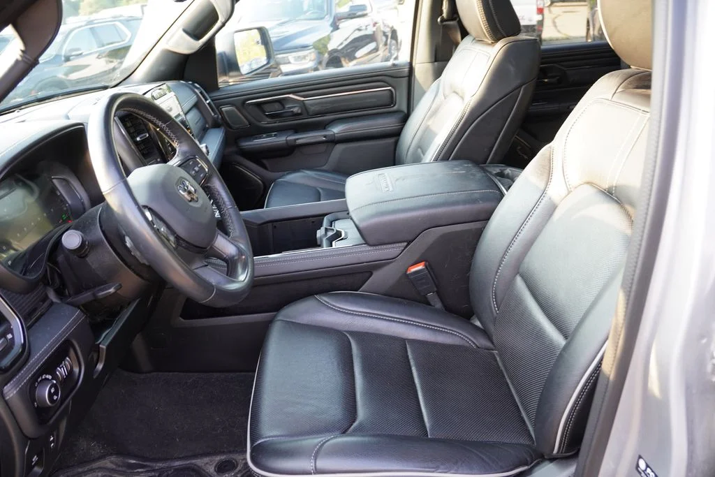 Used 2024 Billet Silver Metallic Clearcoat Ram Limited image 4