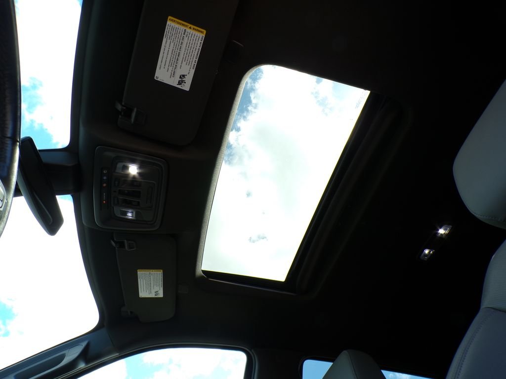 Used 2021 Steel Metallic GMC SLT image 24