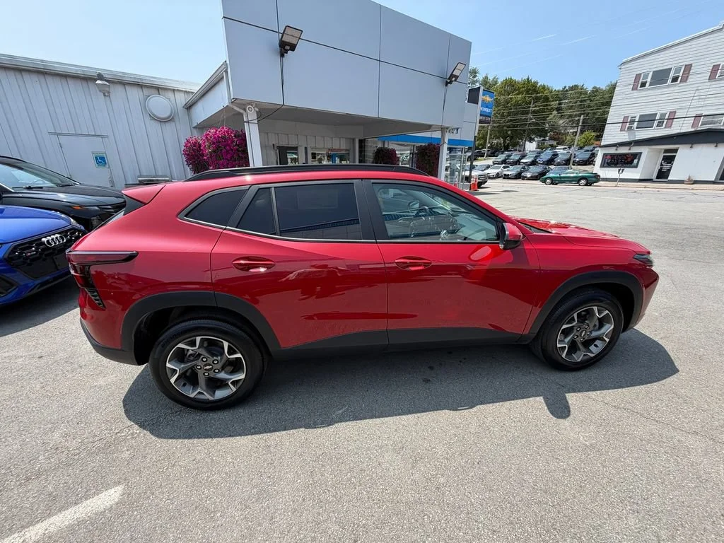 2026 Chevrolet Trax LT - Photo 6