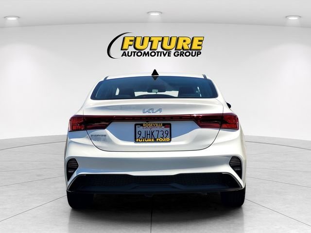 Used 2023 White Kia LXS image 5
