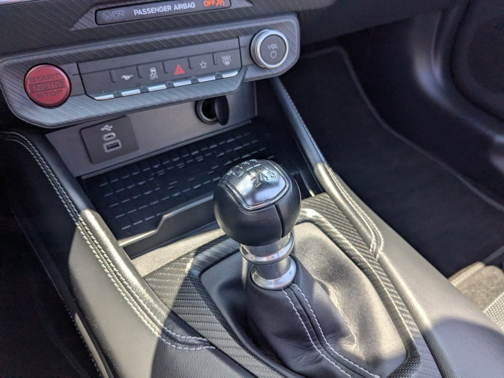 Used 2024  Ford GT Premium image 18