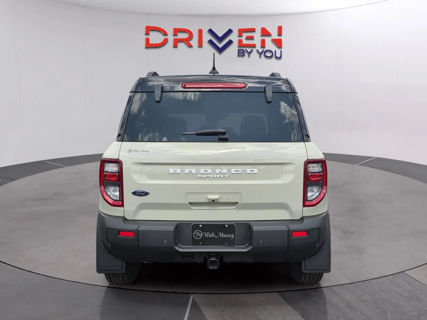 Used 2025 Desert Sand Ford Badlands image 4