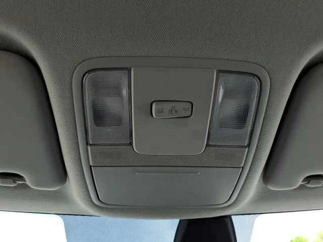 Used 2022 White Kia LX image 28