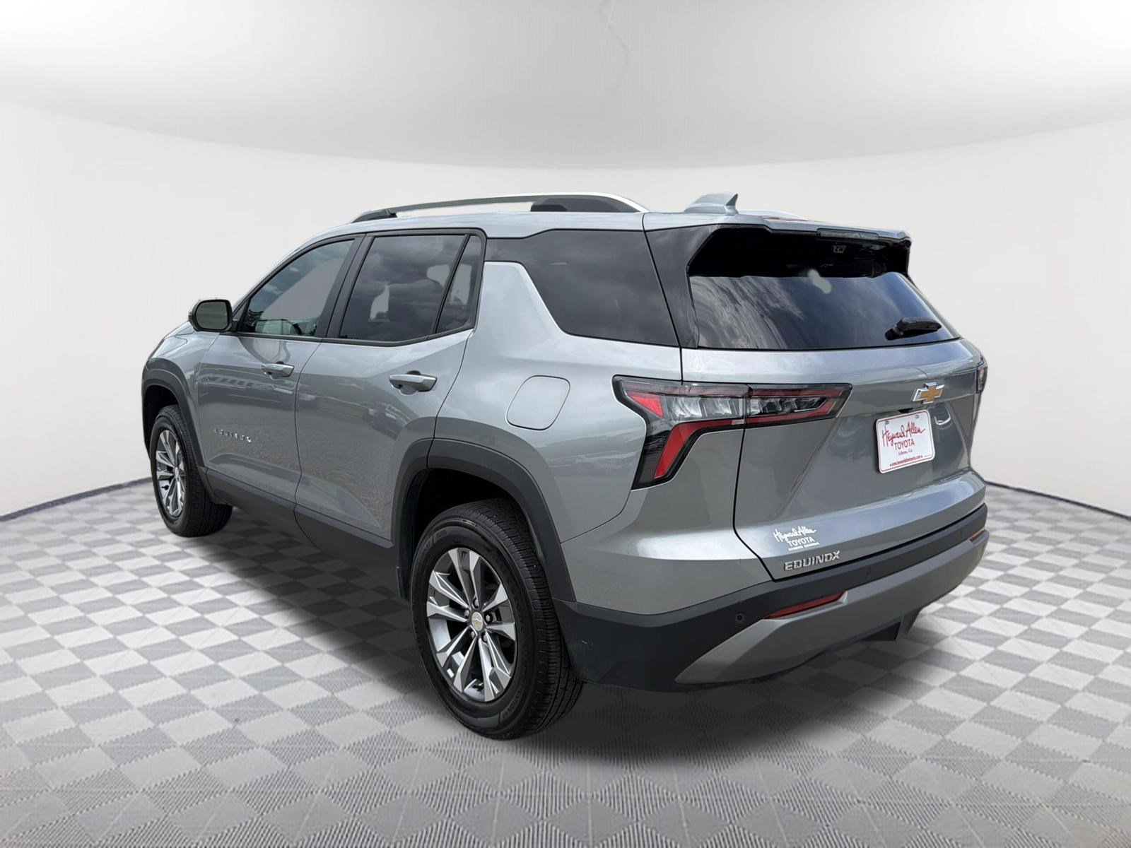 Used 2025 Sterling Gray Metallic Chevrolet LT image 15