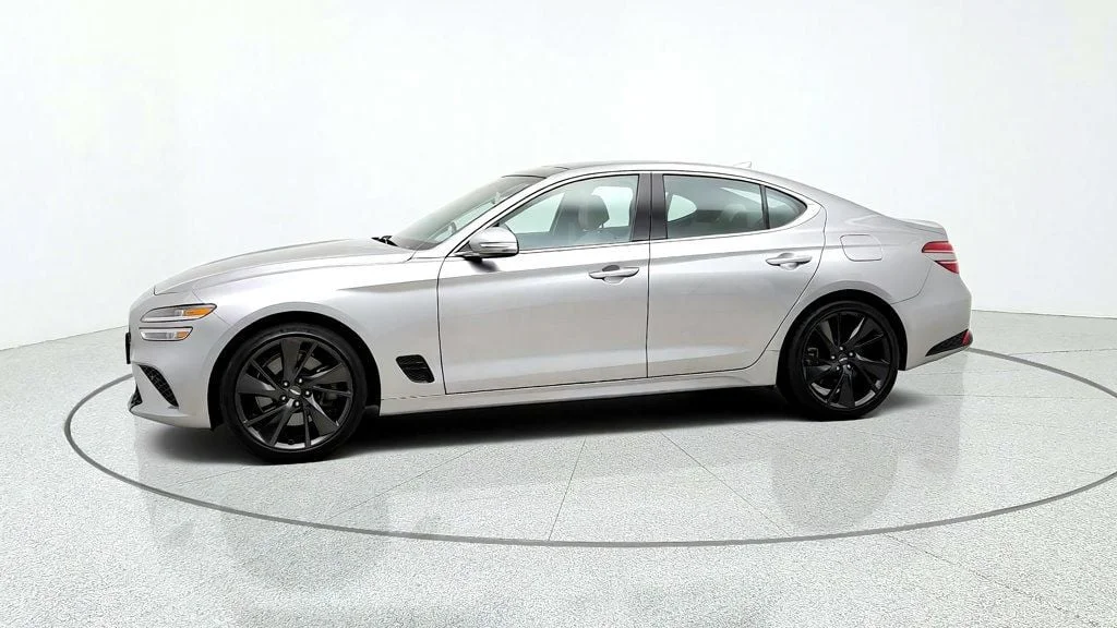 Used 2022 Savile Silver Genesis 3.3T AWD image 8